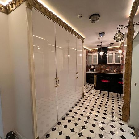 2 Bedrooms Heart Of City Center 키시나우 외부 사진
