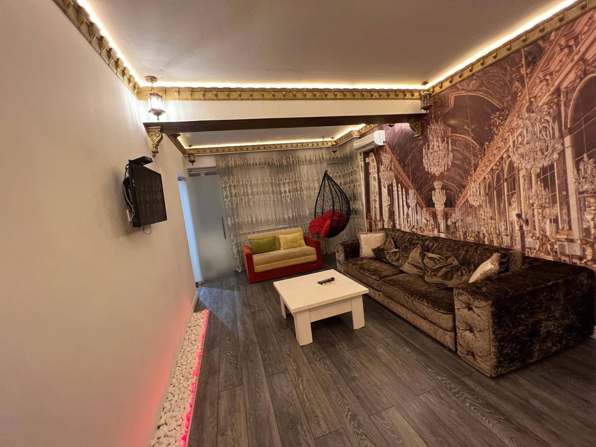 2 Bedrooms Heart Of City Center 키시나우 외부 사진
