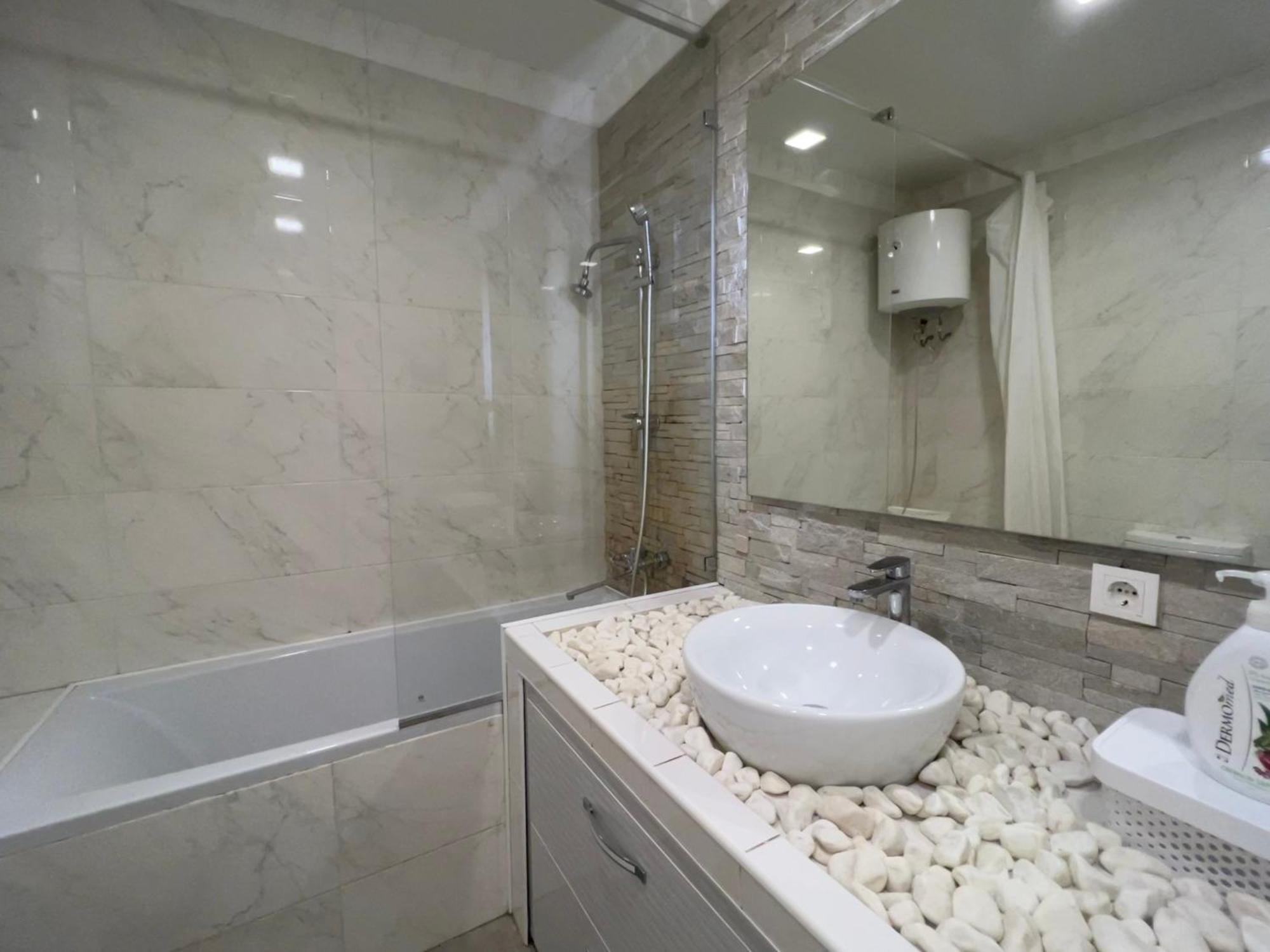 2 Bedrooms Heart Of City Center 키시나우 외부 사진