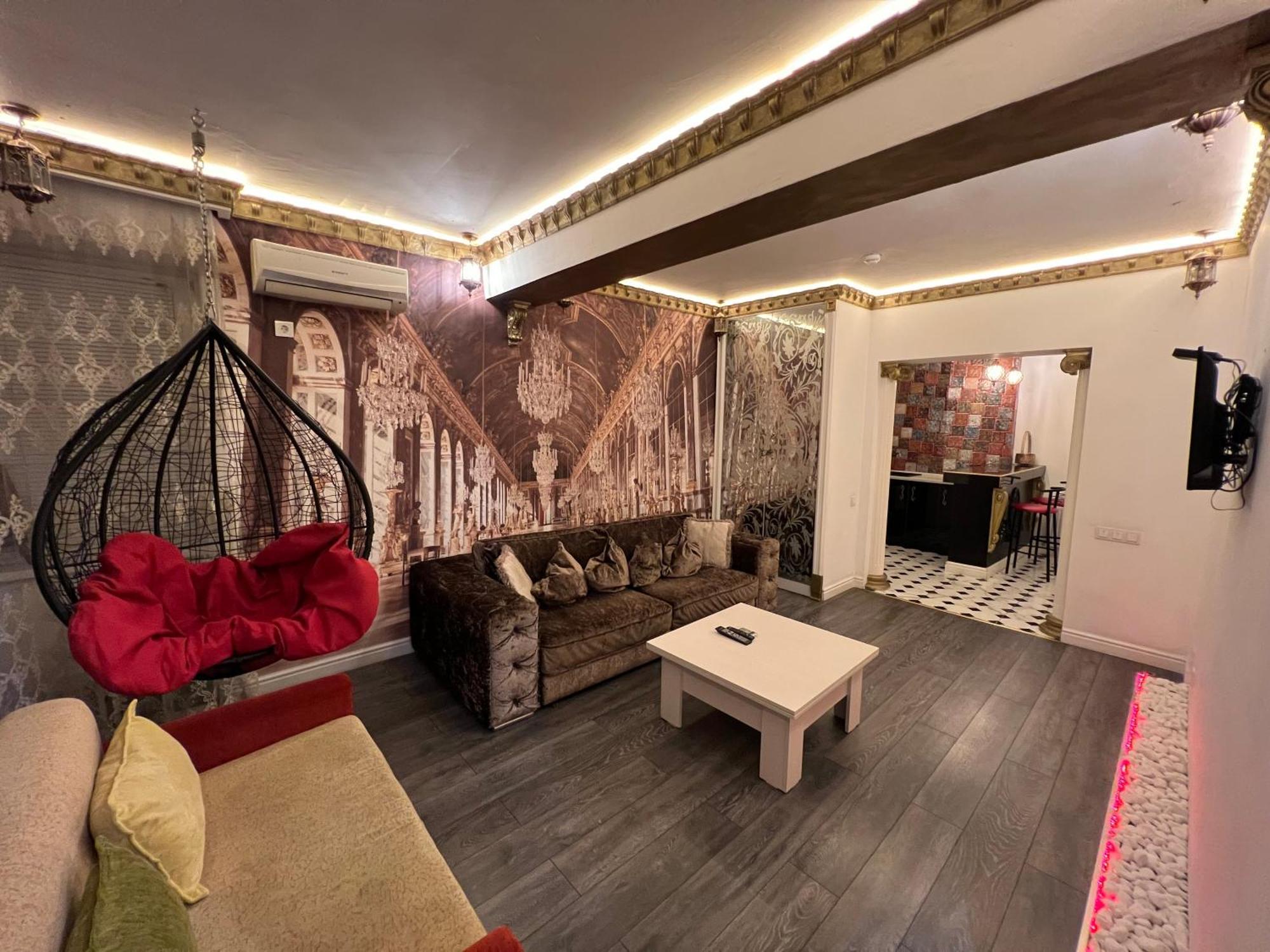 2 Bedrooms Heart Of City Center 키시나우 외부 사진