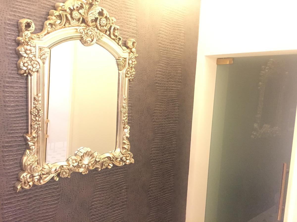 2 Bedrooms Heart Of City Center 키시나우 외부 사진